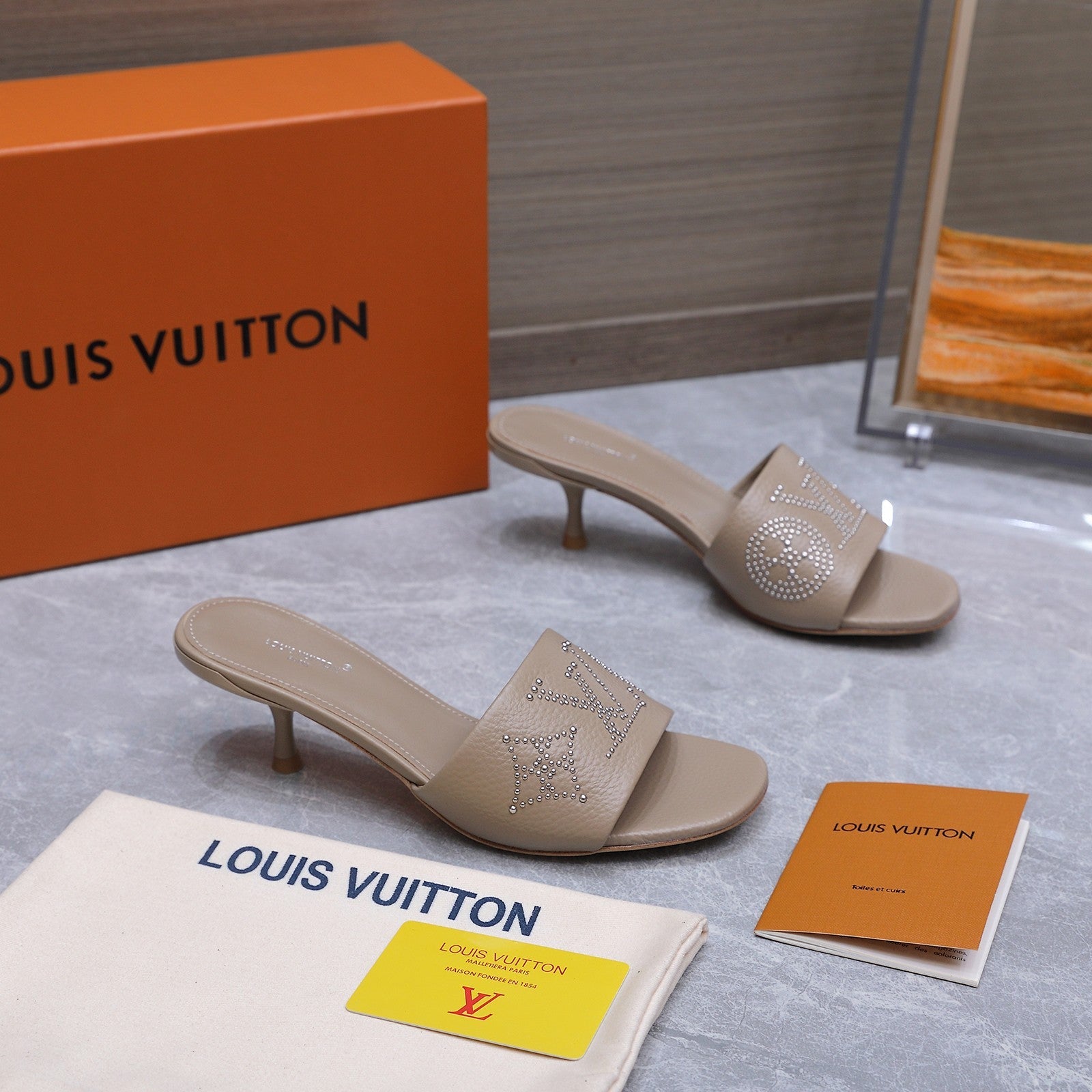 LV 26S 6AM MULE 55MM IN NUDE BROWN CALFSKIN