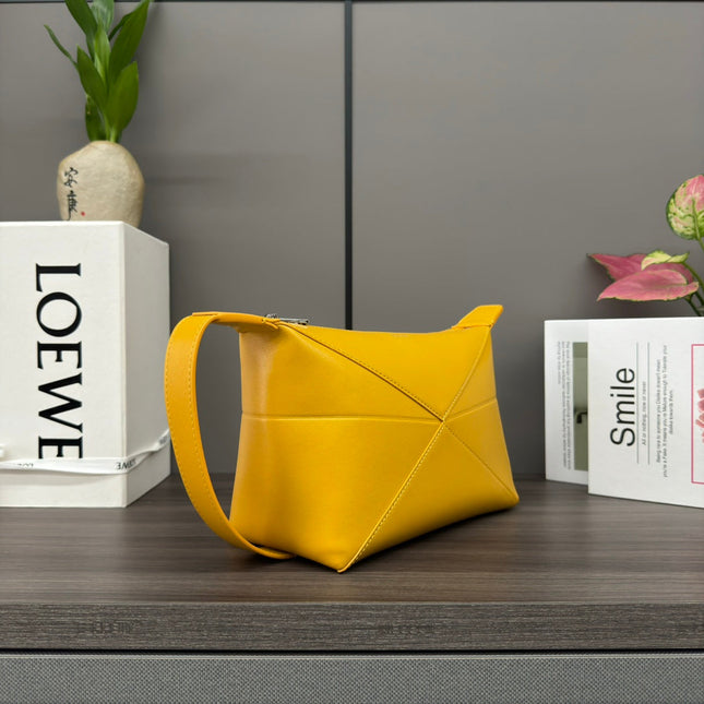 PUZZLE FOLD WASH 22 BAG IN BANANA YELLOW SHINY CALFSKIN