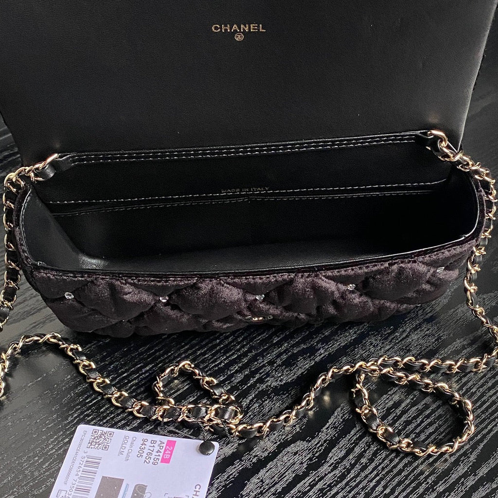 FLAP BAG 23 ATTACHED DIAMOND IN BLACK VELVET GOLD HARDWARE