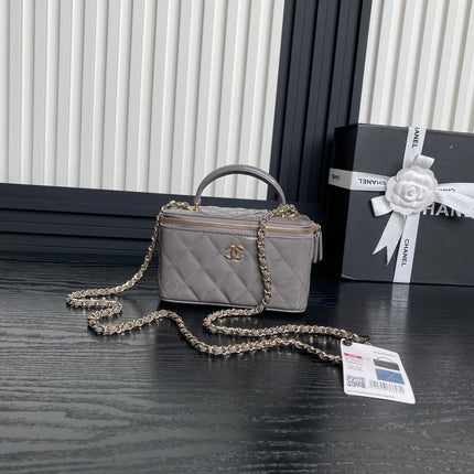 CHANEL 25S VANITY CASE 17 IN CHARCOAL GRAY PATENT CALFSKIN GOLD HARDWARE