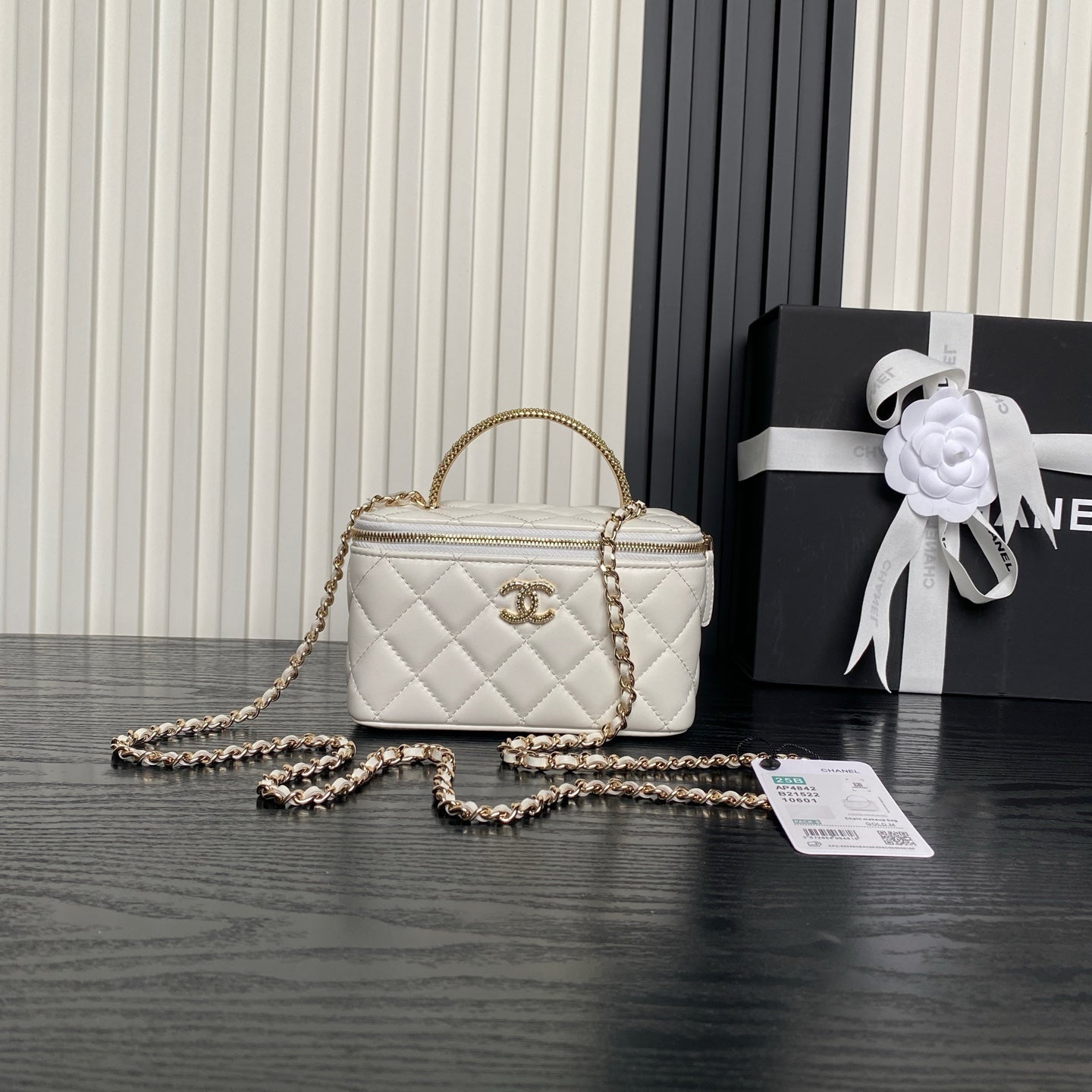 CHANEL 25S VANITY CASE 17 IN IVORY LAMBSKIN GOLD HARDWARE