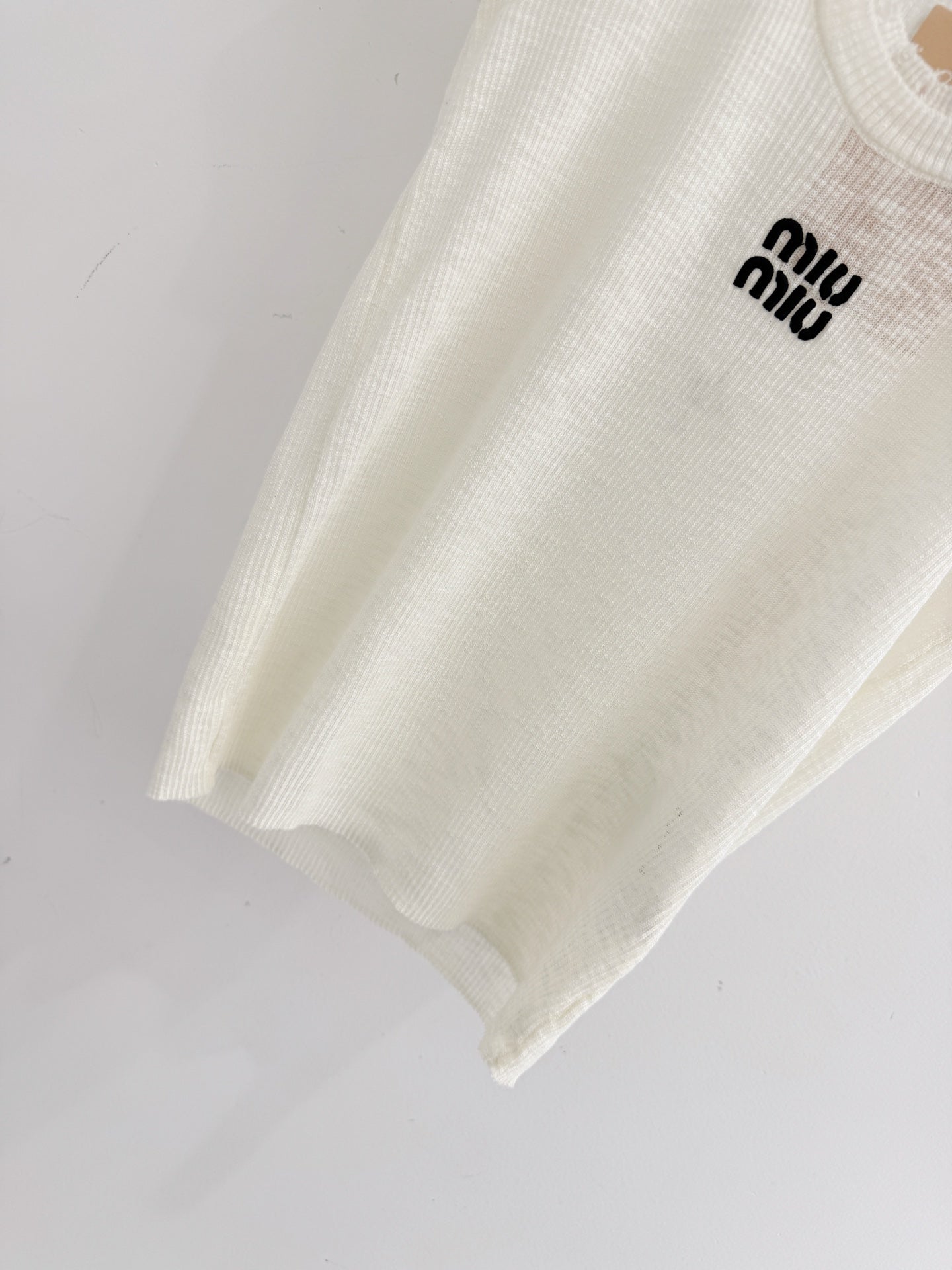 MIUMIU 26S SHORT-SLEEVED SWEATER STYLE 1095