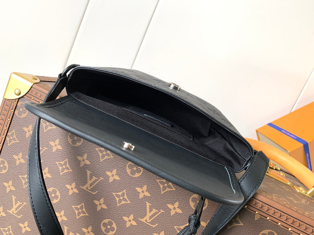 LV 25S PULSE WEARABLE WALLET 22 IN BLACK MONOGRAM SHADOW EMBOSSED CALFSKIN