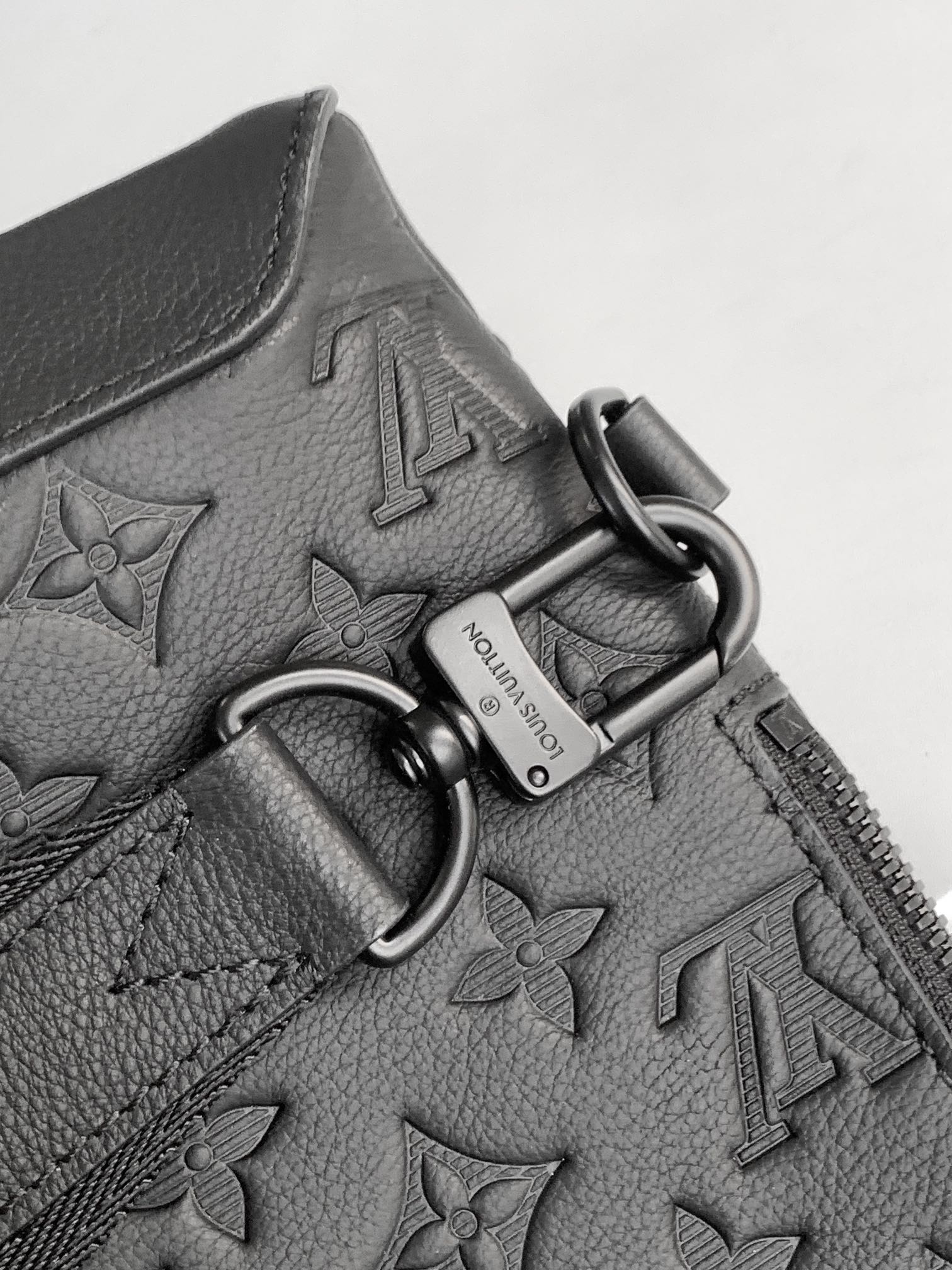 DUO CROSSBAG BAG 42 IN BLACK EMBOSSED CALFSKIN