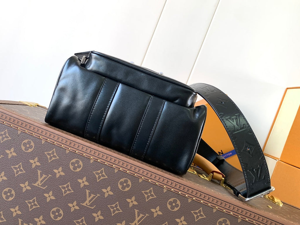 LV 25S KEEPALL CARGO BANDOULIÈRE 25 IN BLACK CALFSKIN SILVER HARDWARE