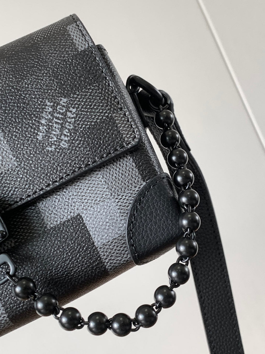 LV 25S STEAMER BAG 18 IN DAMOFLAGE BLACK CANVAS