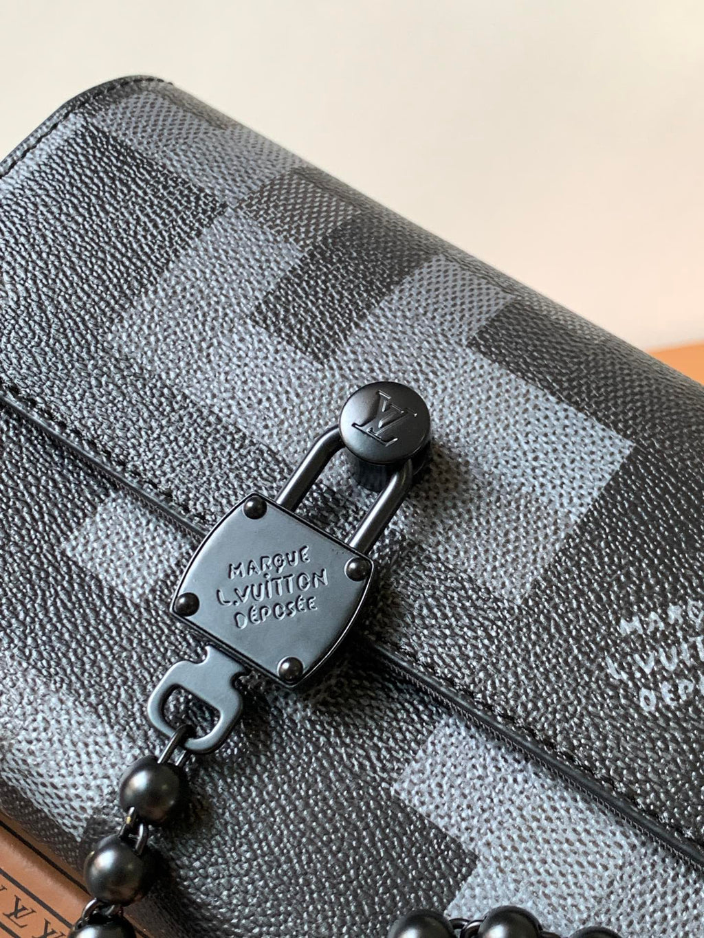 LV 25S STEAMER BAG 18 IN DAMOFLAGE BLACK CANVAS