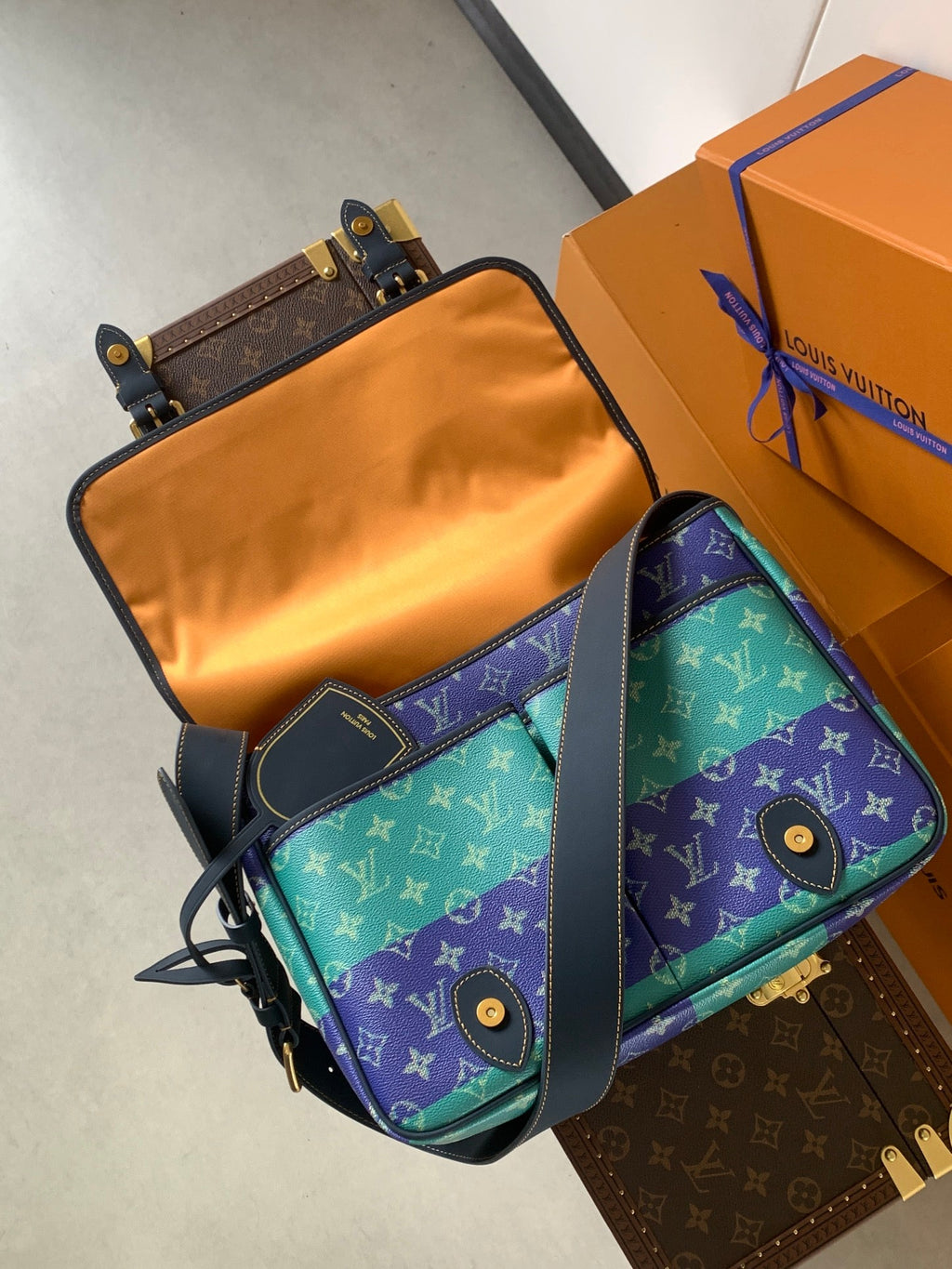 LV 26S CROSSBODY BAG 35 IN BLUE WITH LIGHT BLUE ACCENTS COATED CANVAS