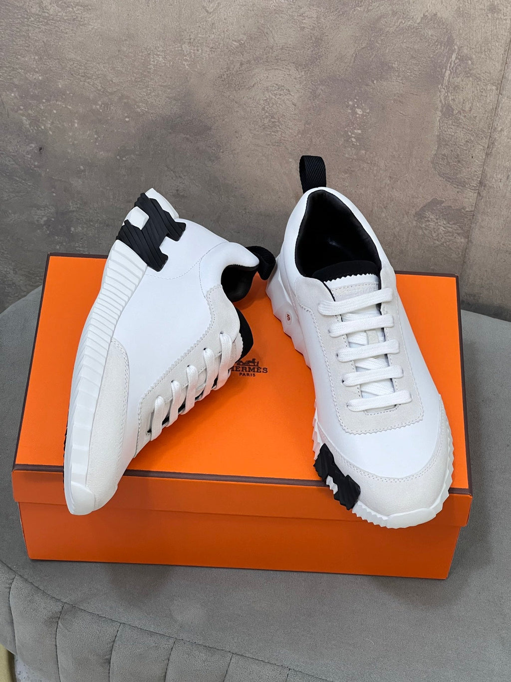 HM SNEAKERS WHITE AND GREY MESH AND H DETAIL SOLE