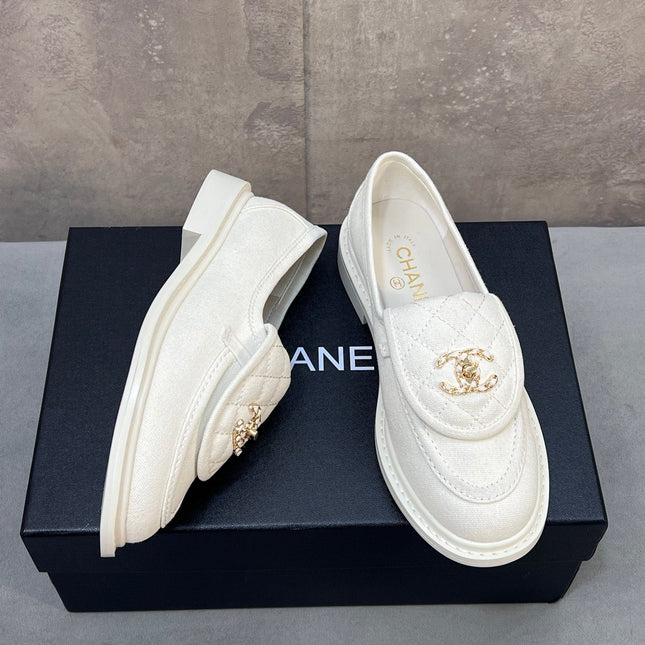 CHANEL 26S LOAFERS IN WHITE CANVAS WITH QUILTED FLAP & CHAIN CC LOGO