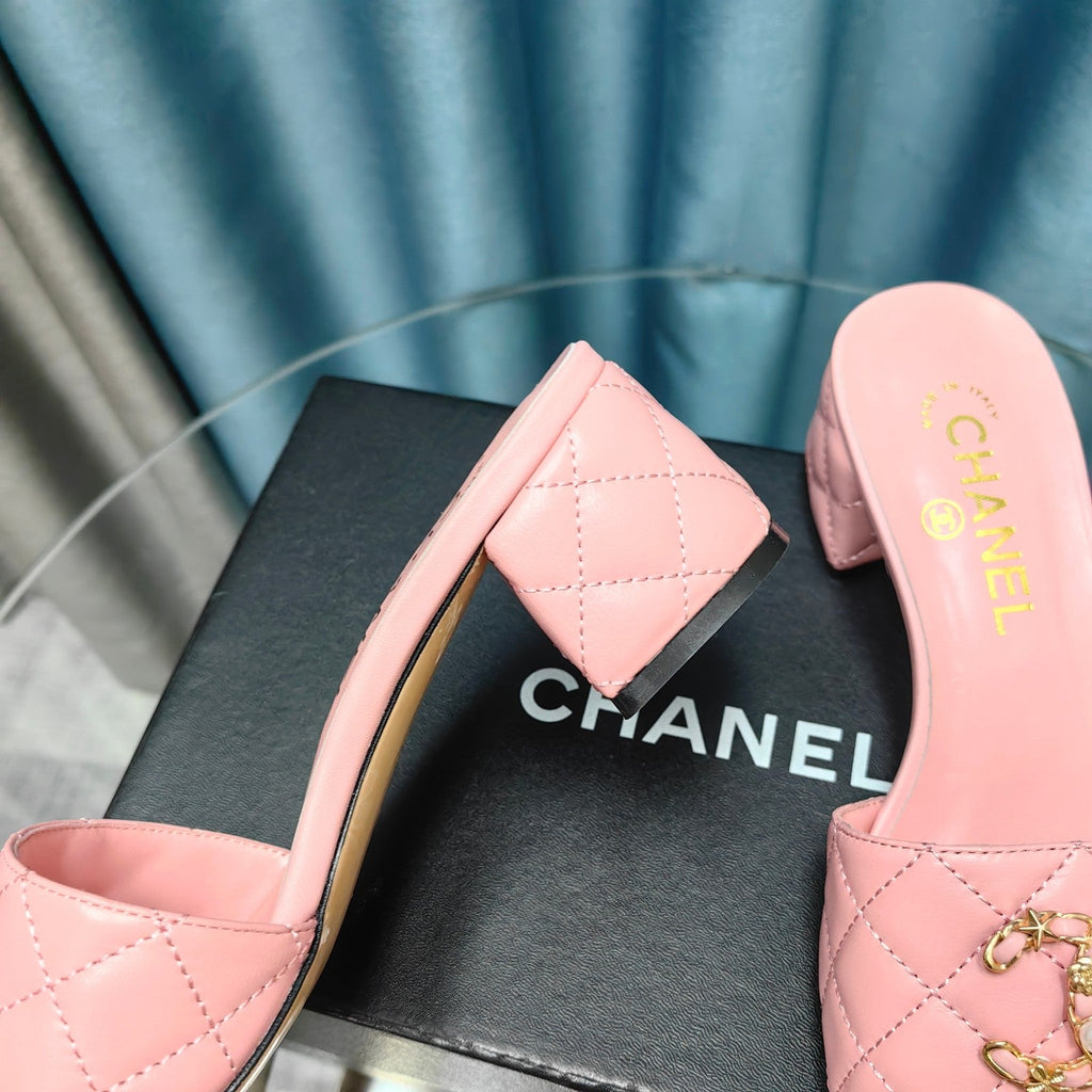 MULE SLIDE SANDAL IN LIGHT PINK LAMBSKIN