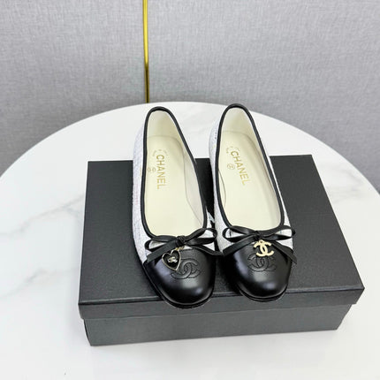 Collection image for: CHANEL FLATS