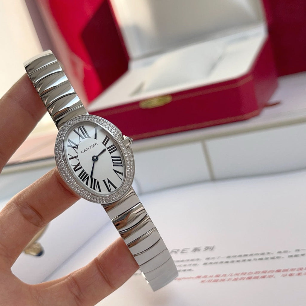 BAIGNOIRE DE CARTIER – OVAL SHAPE SILVER WITH SINGLE LINE DIAMONDS