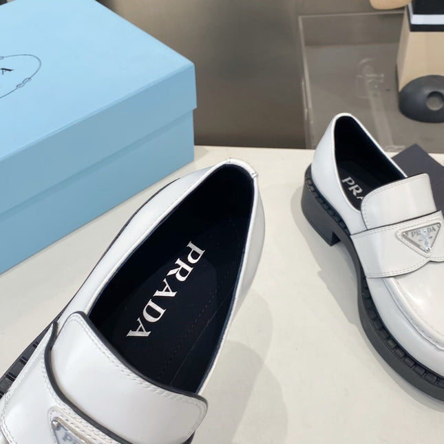 PRADA 26S LOAFERS IN WHITE CALFSKIN WITH LOGO