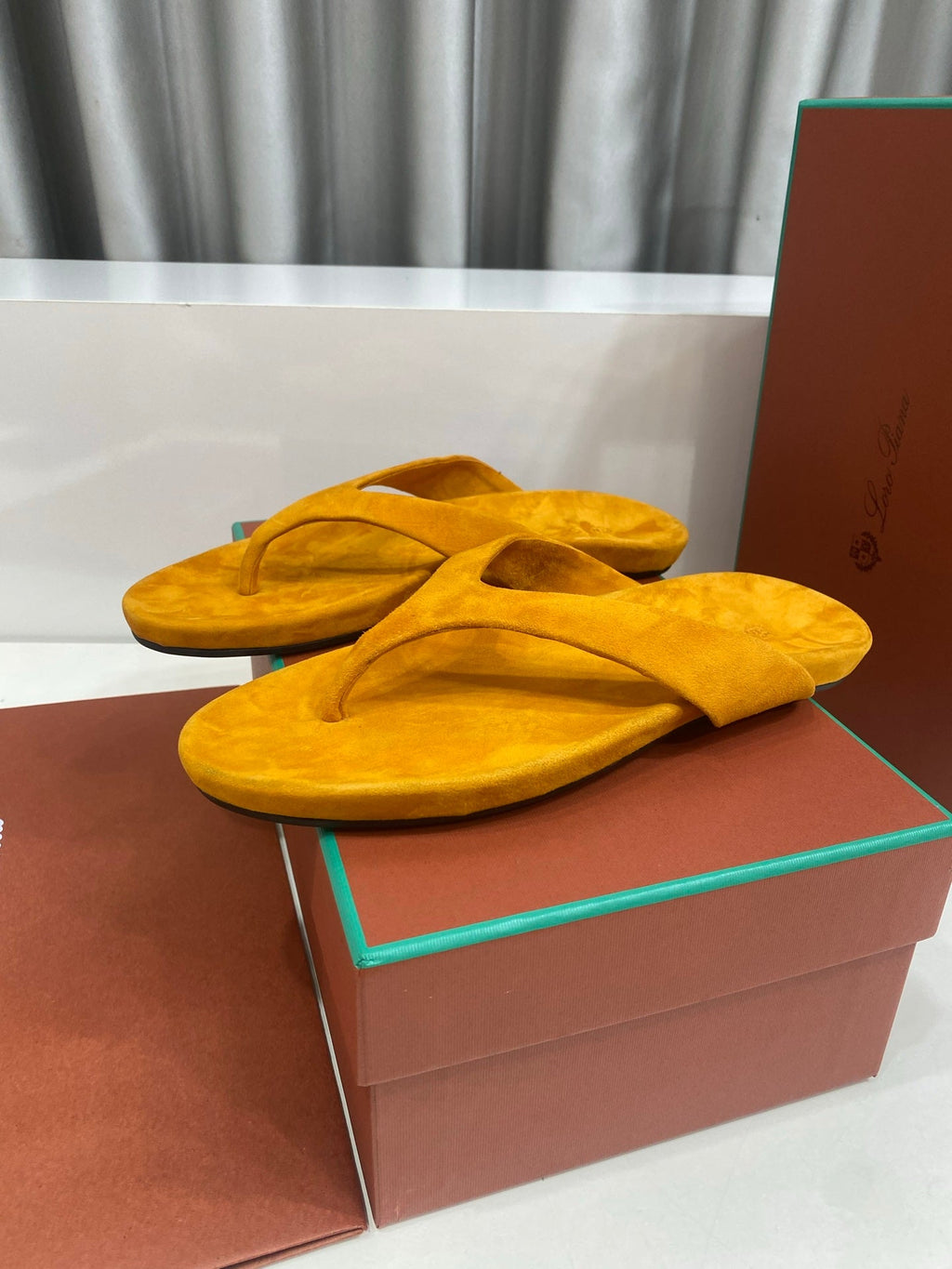 LP 26S THONG SANDALS IN MUSTARD YELLOW SUEDE