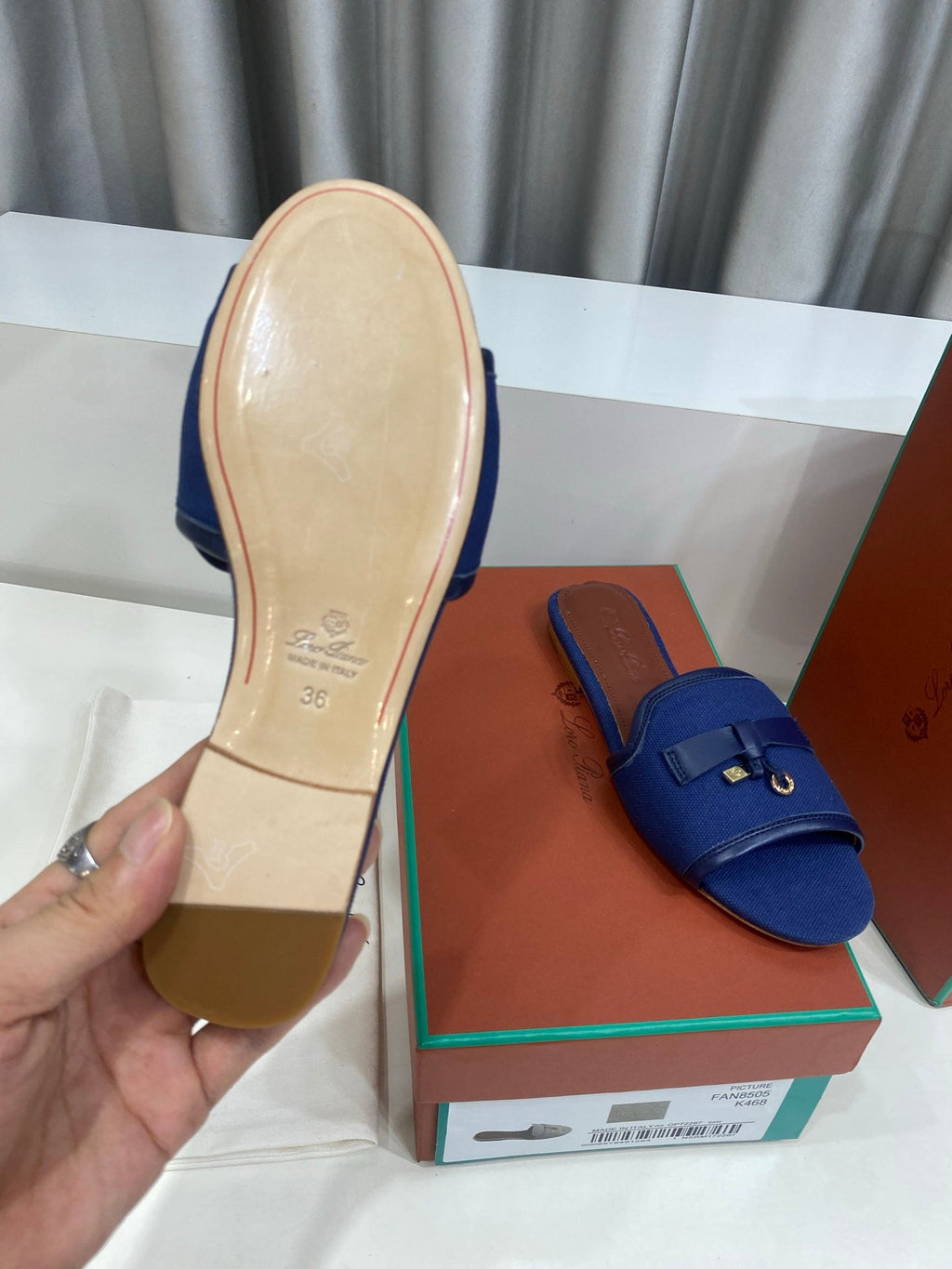 LP 26S SLIDES IN NAVY BLUE CANVAS AND CALFSKIN