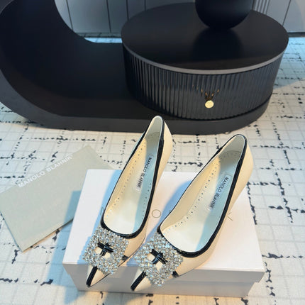 Hangisi 100 Beige Linen with Black Leather Jewel Buckle Pumps 161069