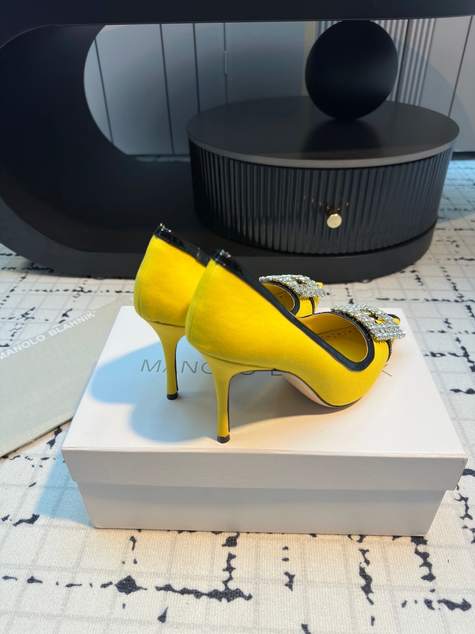 HANGISI 100 MM IN BRIGHT YELLOW SUEDE