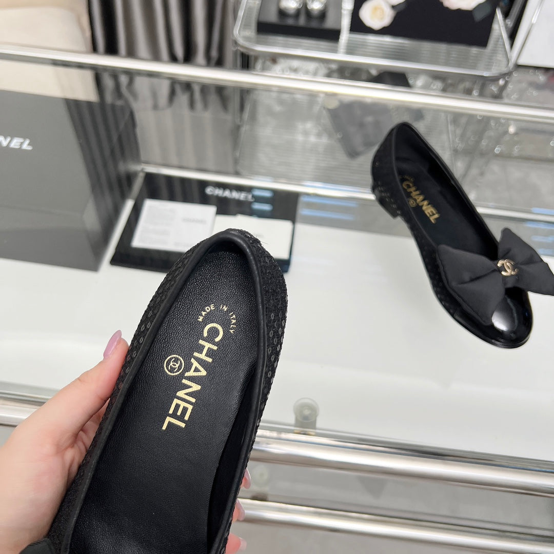 CHANEL 25S ROUND TOE BALLET FLATS WITH A BOW IN SPARKLING BLACK CANVAS