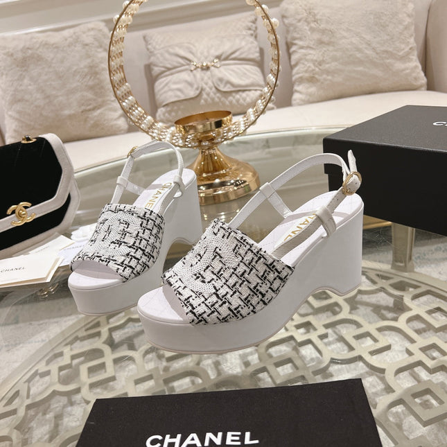 WEDGE SANDALS IN BLACK MIX WHITE FABRIC WITH LOGO