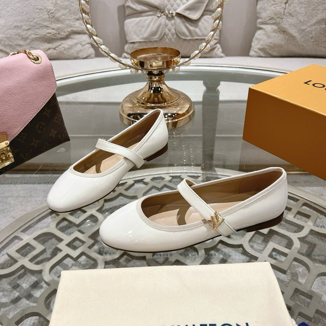 MARY JANE SHOES IN WHITE PATENT CALFSKIN