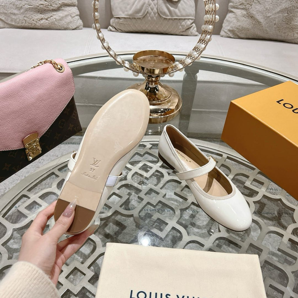 MARY JANE SHOES IN WHITE PATENT CALFSKIN