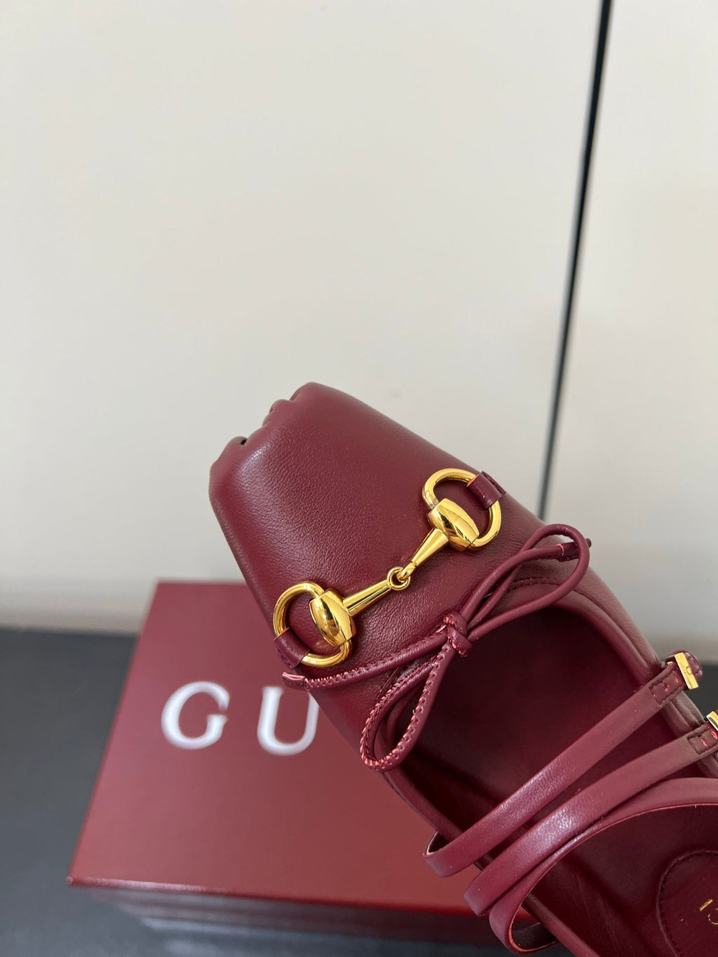 GG MARY JANE 25S IN RED LAMBSKIN WITH GOLD HARDWARE