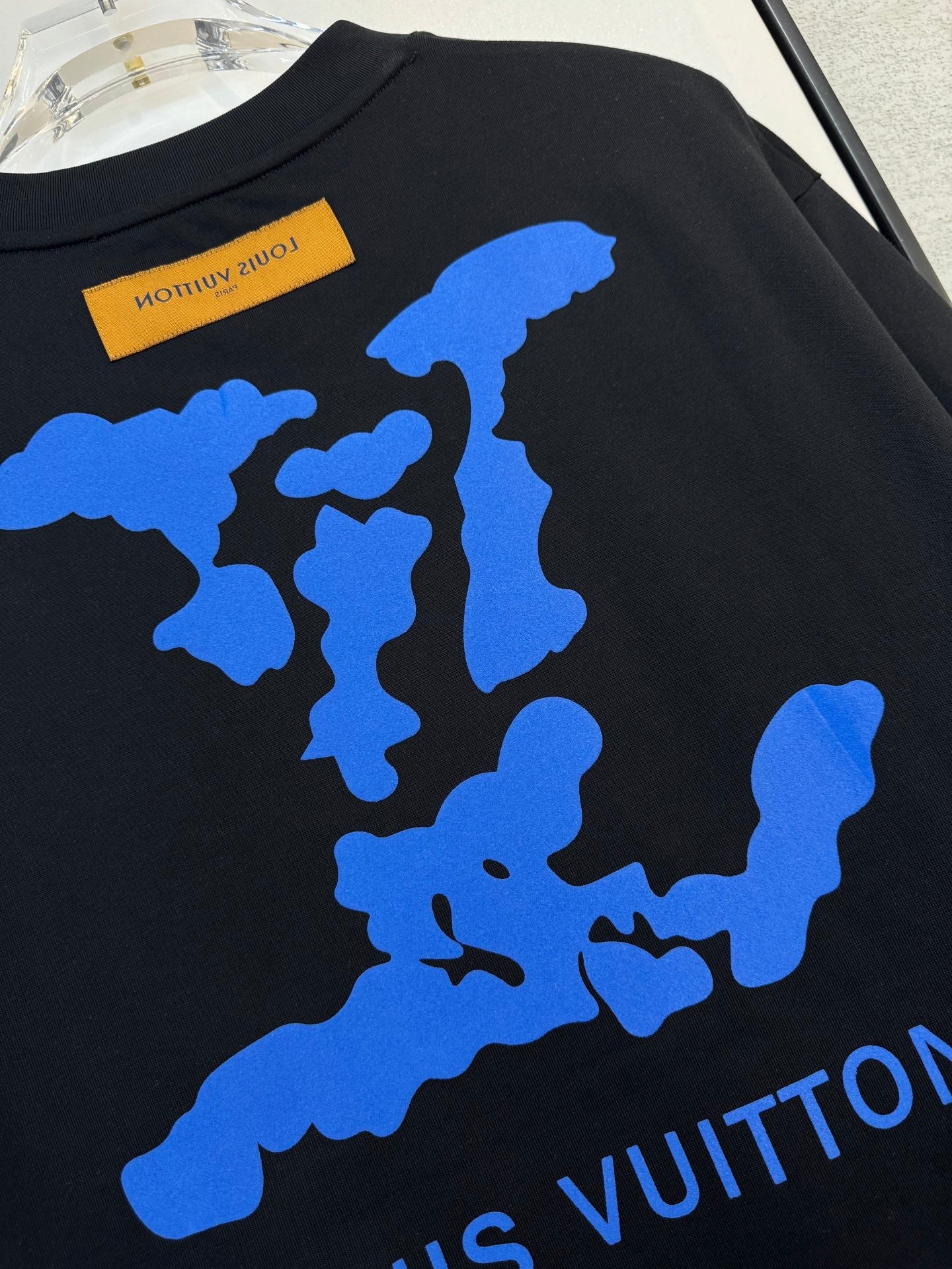 LV BLACK COTTON T-SHIRT BLUE STYLIZED LOGO 238916