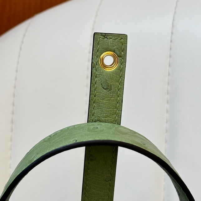 HM 25S PICOTIN LOCK 14 CM IN OLIVE GREEN OSTRICH WITH GOLD HARDWARE