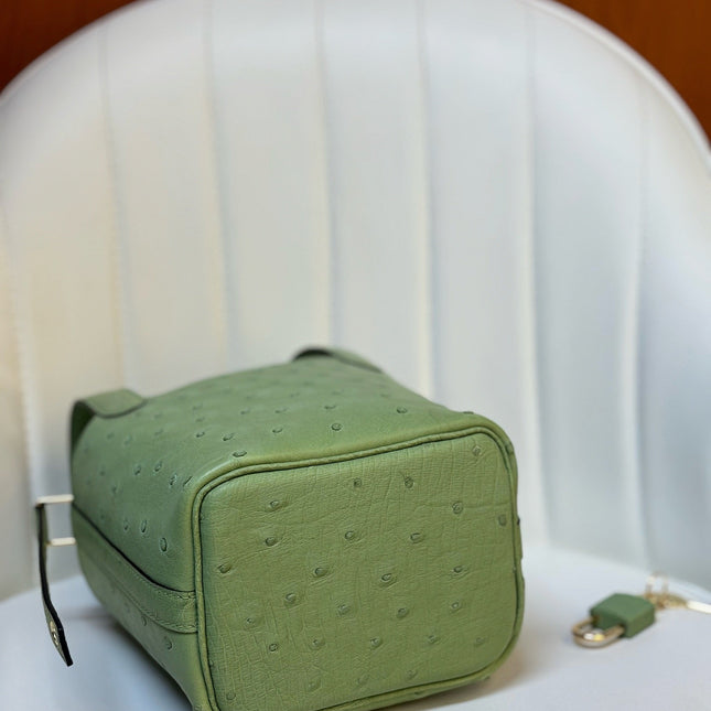 HM 25S PICOTIN LOCK 14 CM IN OLIVE GREEN OSTRICH WITH GOLD HARDWARE