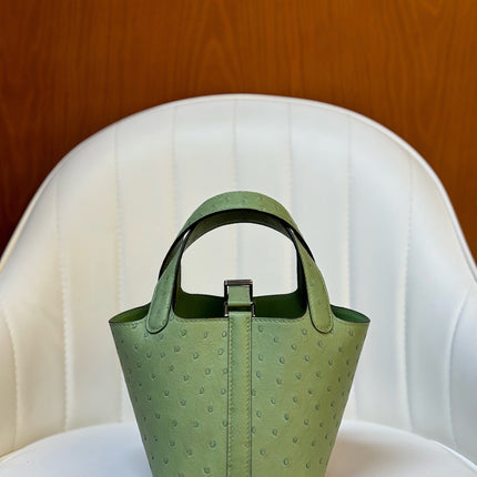 HM 25S PICOTIN LOCK 14 CM IN OLIVE GREEN OSTRICH WITH SILVER HARDWARE