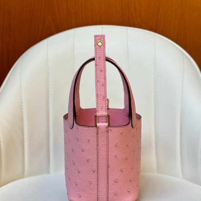 HM 25S PICOTIN LOCK 14 CM IN PINK OSTRICH WITH GOLD HARDWARE