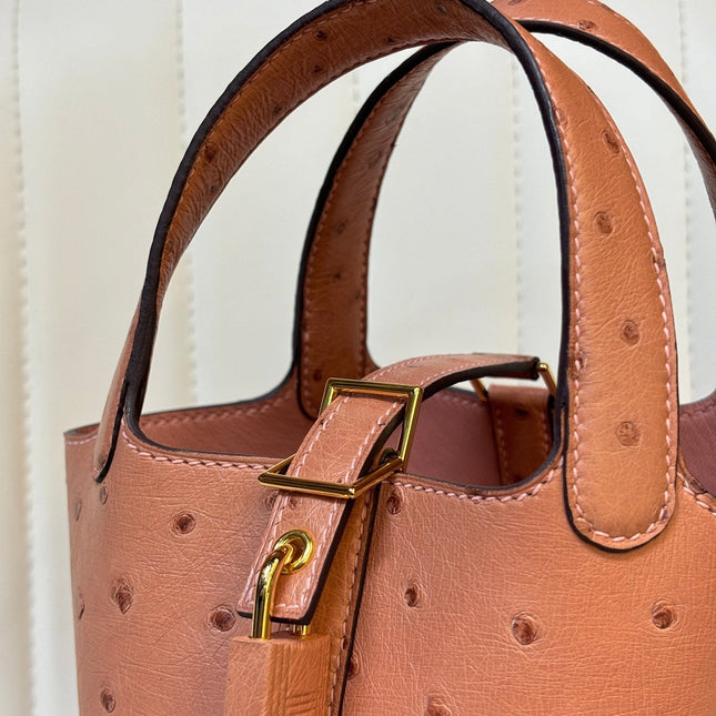 HM 25S PICOTIN LOCK 14 CM IN LIGHT CLAY ORANGE OSTRICH WITH GOLD HARDWARE
