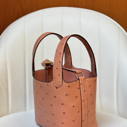 HM 25S PICOTIN LOCK 14 CM IN LIGHT CLAY ORANGE OSTRICH WITH GOLD HARDWARE