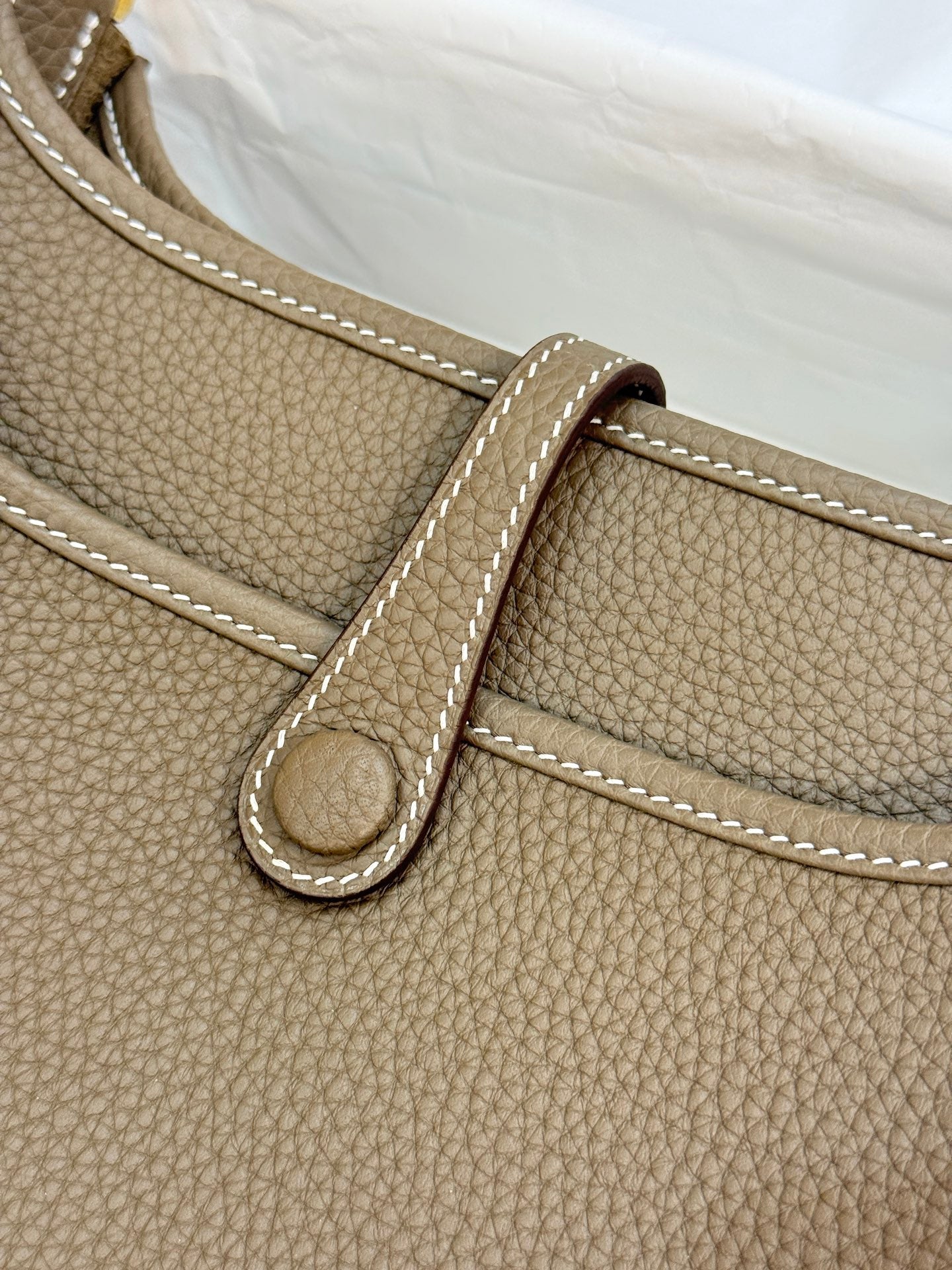 HM 26S EVELYNE BAG 23MM IN LIGHT BROWN GRAINED CALFSKIN
