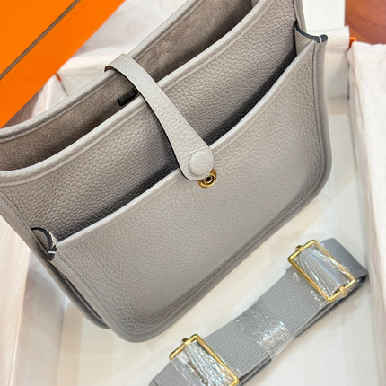 HM 26S EVELYNE BAG 23CM IN LIGHT GRAY GRAINED CALFSKIN