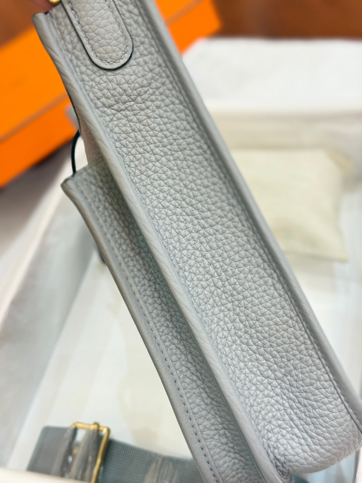 HM 26S EVELYNE BAG 23CM IN LIGHT GRAY GRAINED CALFSKIN