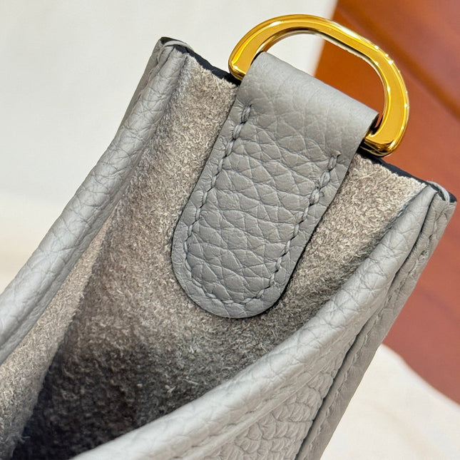 HM 26S EVELYNE BAG 23CM IN LIGHT GRAY GRAINED CALFSKIN