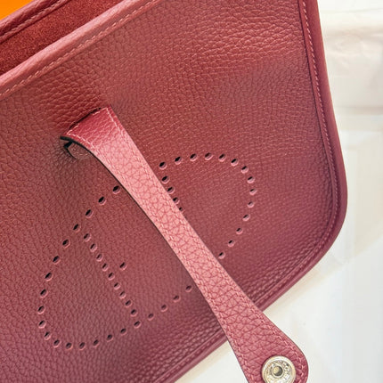 HM 26S EVELYNE BAG 23CM IN WINE RED GRAINED CALFSKIN