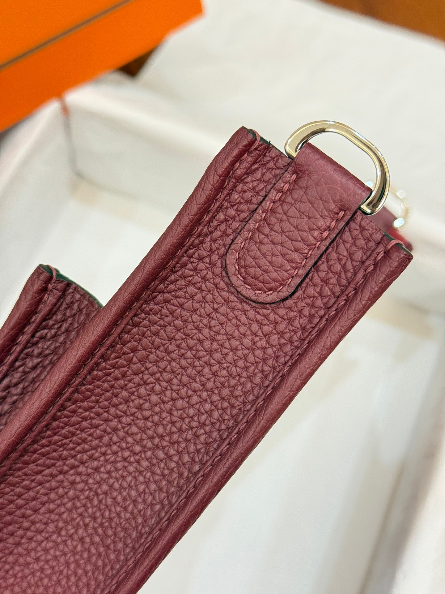 HM 26S EVELYNE BAG 23CM IN WINE RED GRAINED CALFSKIN