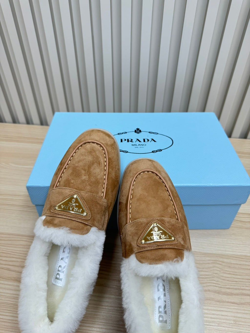 PRA SUEDE LOAFER IN TAN BROWN WITH SHEARLING LINING