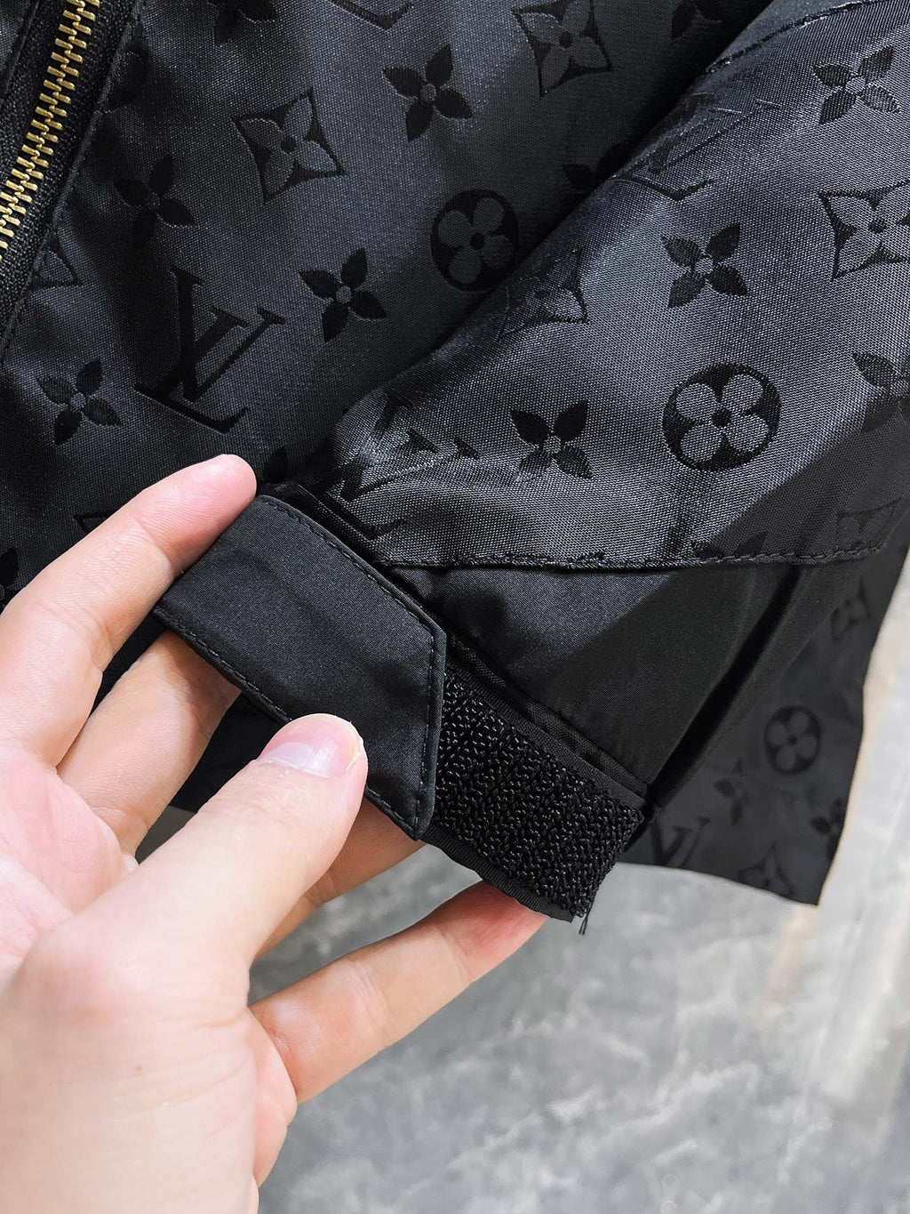 LV BLACK MONOGRAM JACKET 239560