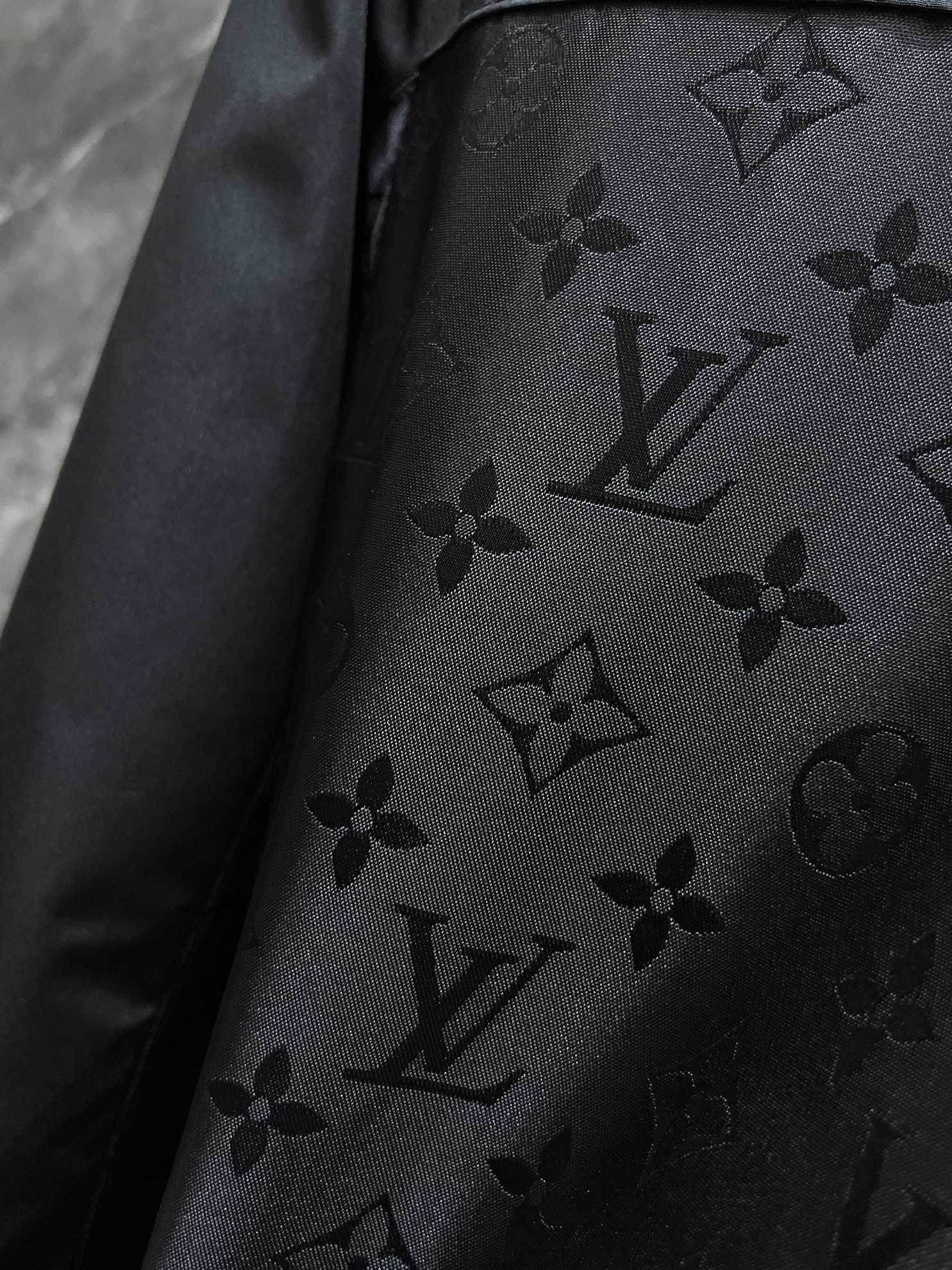 LV BLACK MONOGRAM JACKET 239560