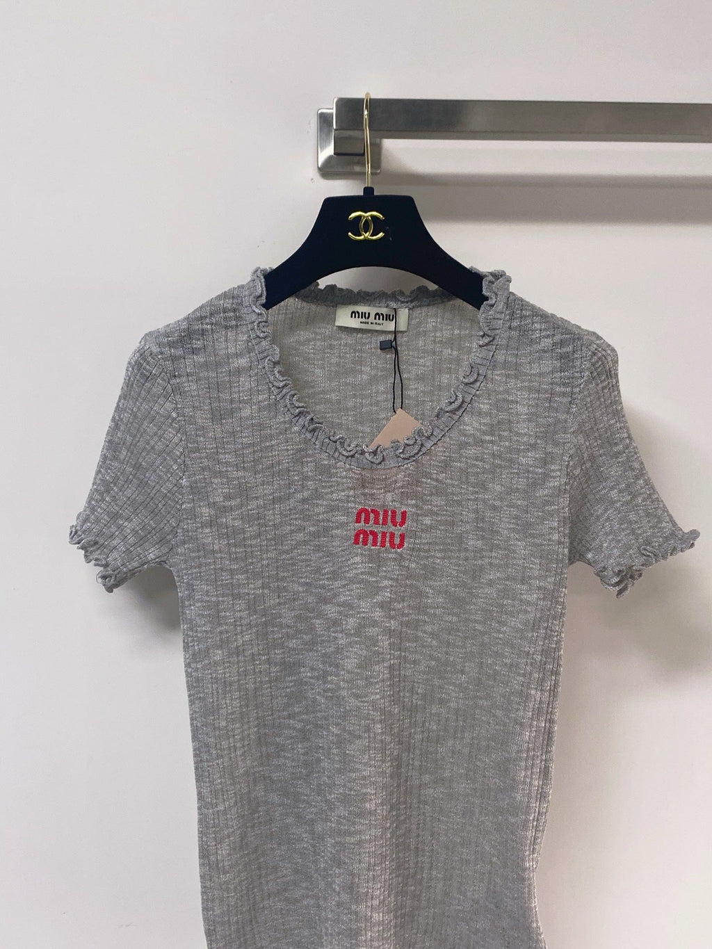 MIUMIU 26S SHORT-SLEEVED SWEATER STYLE 1136
