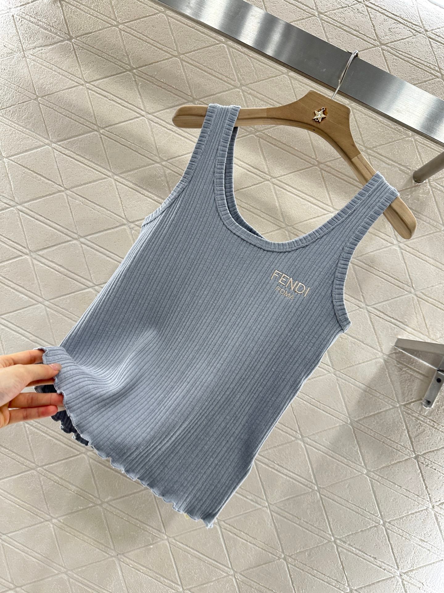 FENDI SLEEVELESS KNIT TOP 272908
