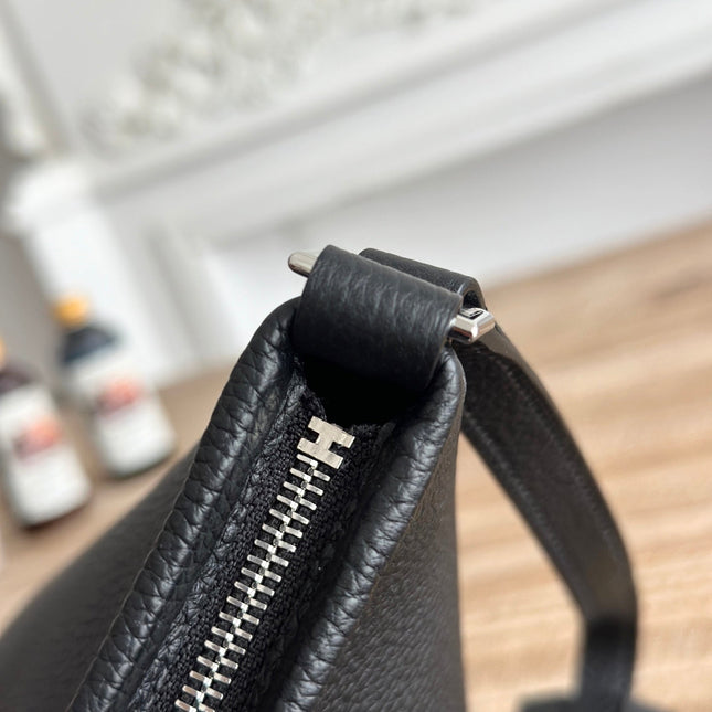 HM 25S BERLINGOT 24 CM IN BLACK LAMBSKIN