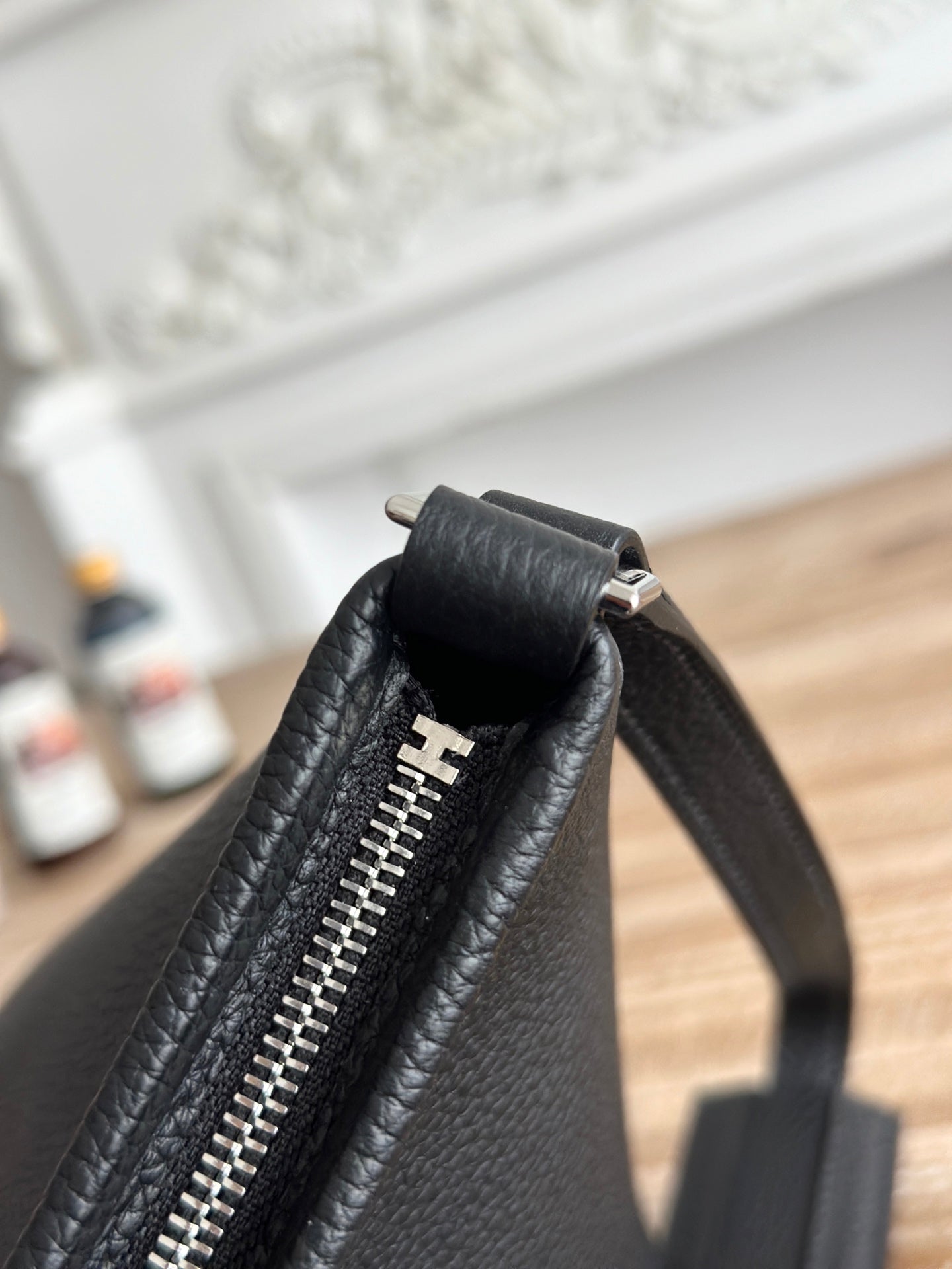HM 25S BERLINGOT 24 CM IN BLACK LAMBSKIN
