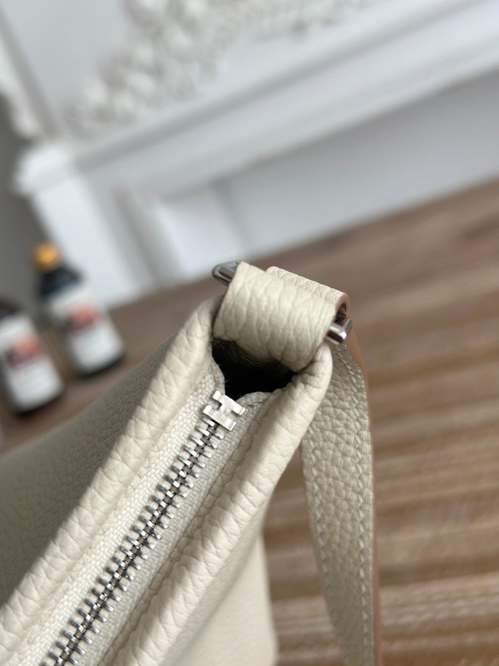 HM 25S BERLINGOT 24 CM IN CREAM WHITE LAMBSKIN