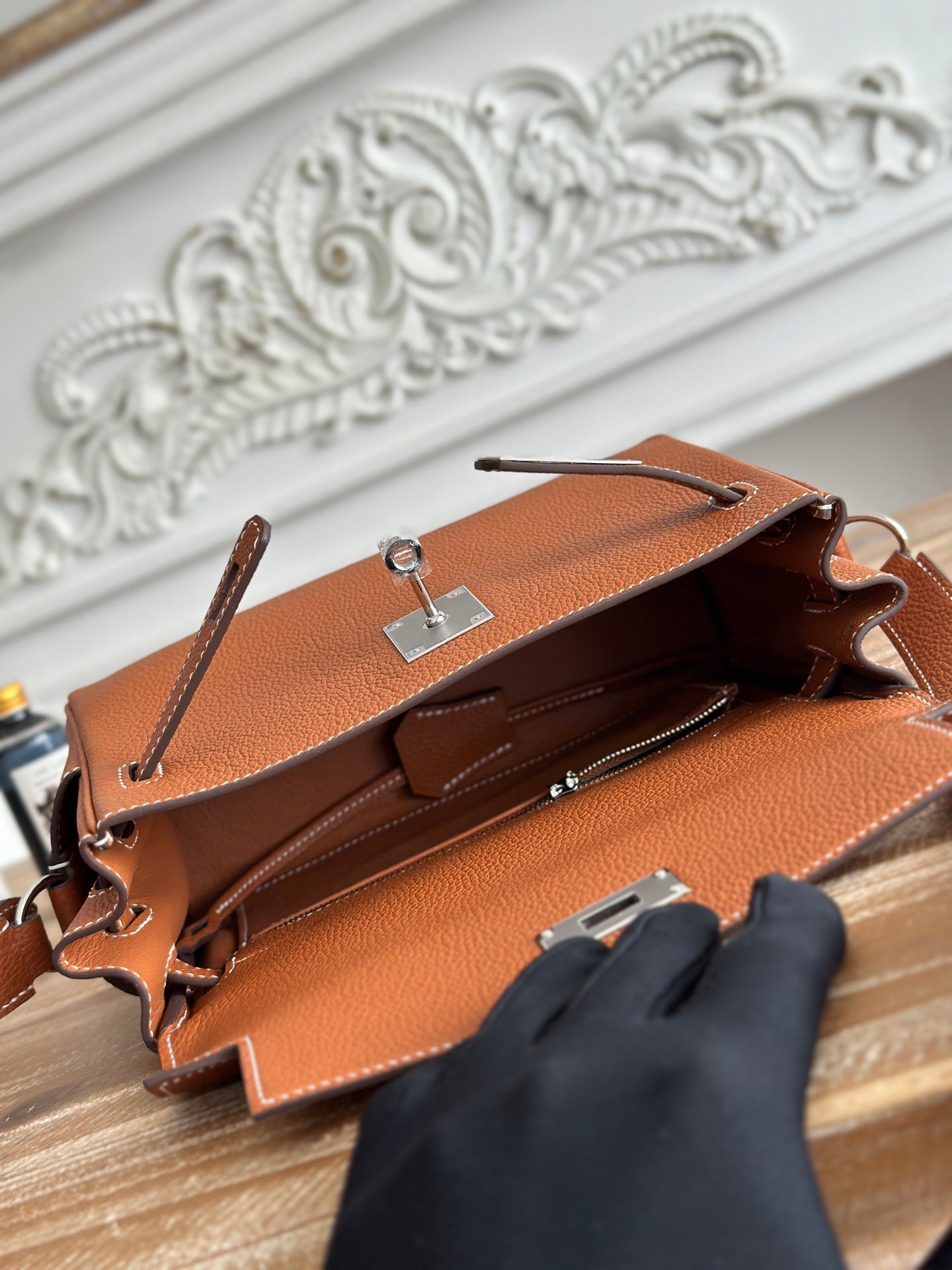 HM 25S KELLY MESSENGER 25 CM IN CARAMEL BROWN TOGO WITH SILVER HARDWARE
