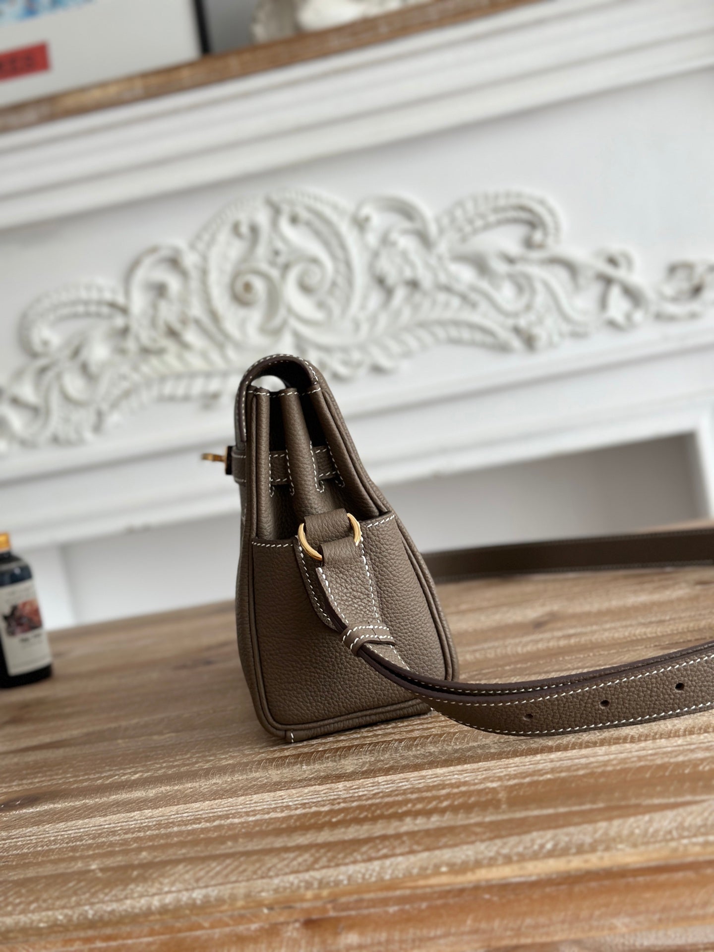 HM 25S KELLY MESSENGER 25 CM IN TAUPE BROWN TOGO WITH GOLD HARDWARE